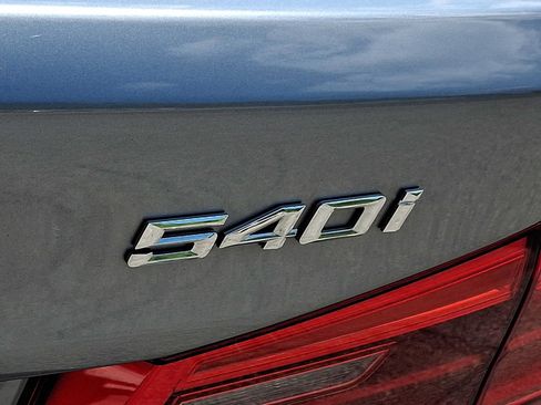 Used 2018 BMW 540i xDrive AWD/4WD image 34