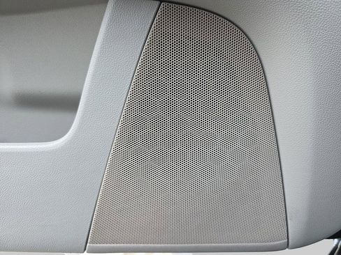 Used 2009 Volvo V50 2.4i image 34