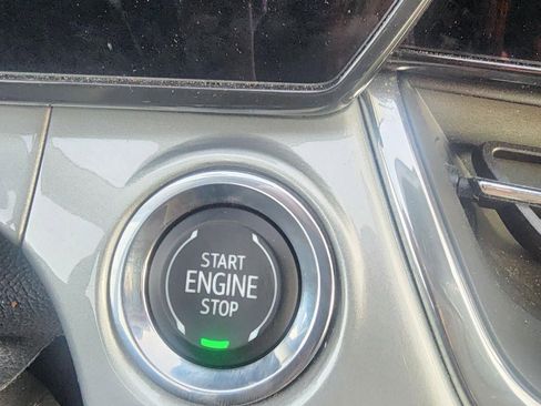 Used 2025 Chevrolet Trax LT image 19