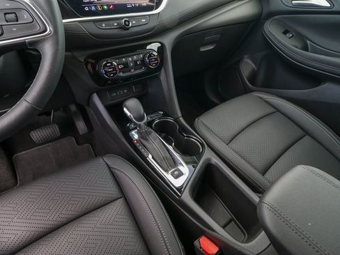 Certified 2022 Buick Encore GX Essence w/ Experience Buick Package image 20