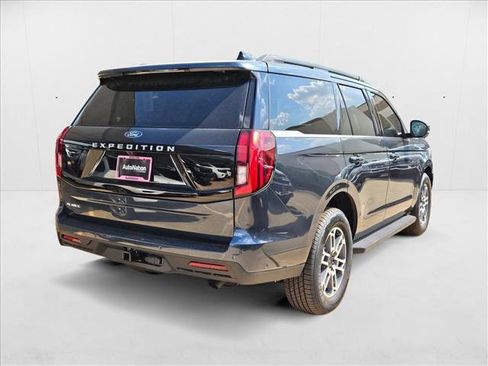 New 2025 Ford Expedition Active image 2