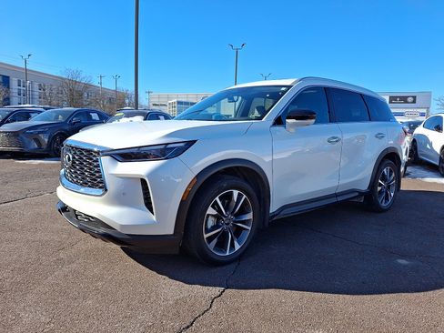 Certified 2025 INFINITI QX60 Luxe image 3