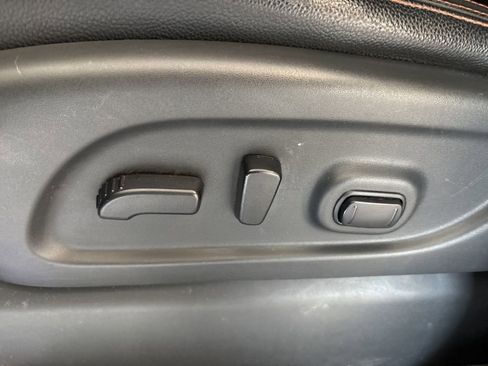 Used 2021 Nissan Titan PRO-4X w/ Pro-4x Convenience Package image 9