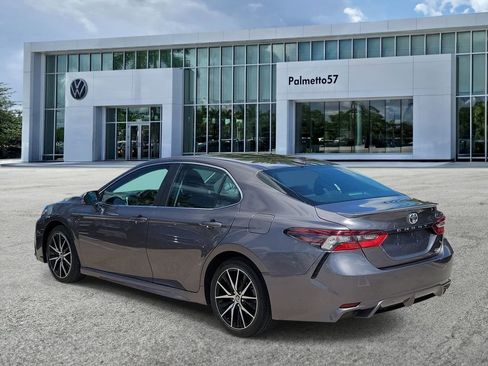 Used 2024 Toyota Camry SE w/ Convenience Package FWD image 4
