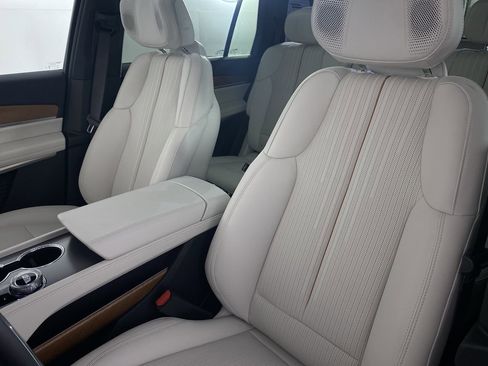 New 2026 Cadillac Vistiq Luxury w/ LPO, Floor Liner Package image 11