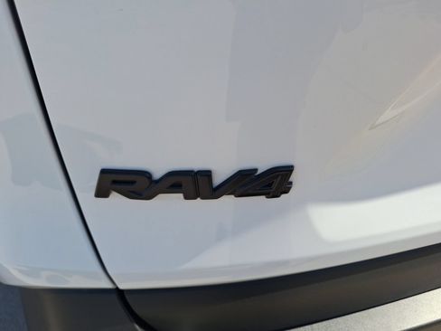 Used 2025 Toyota RAV4 XLE w/ Convenience Package FWD image 13
