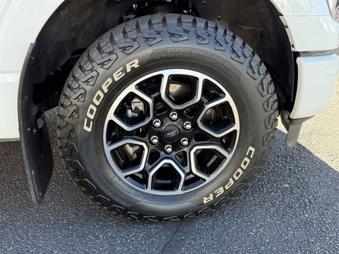 Used 2023 Ford F150 Lariat w/ FX4 Off-Road Package AWD/4WD image 28