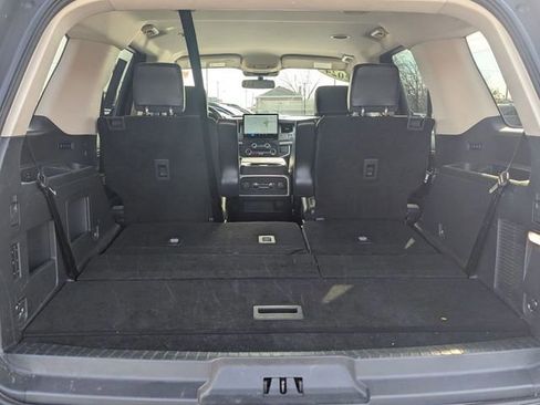 Used 2024 Ford Expedition XLT image 21