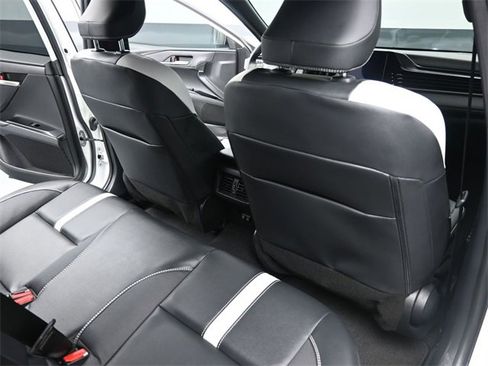 Used 2025 Toyota Camry SE w/ Convenience Package image 29