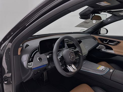New 2026 Mercedes-Benz E 53 AMG e 4MATIC Sedan image 10