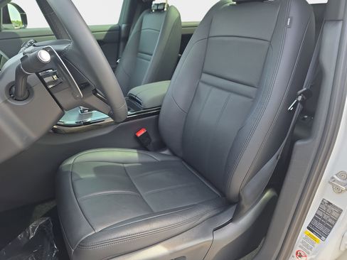 Certified 2025 Land Rover Range Rover Evoque Dynamic SE AWD/4WD image 15