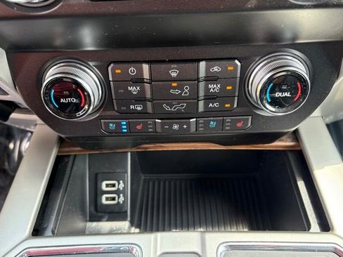 Used 2019 Ford F150 Lariat w/ Equipment Group 502A Luxury AWD/4WD image 19