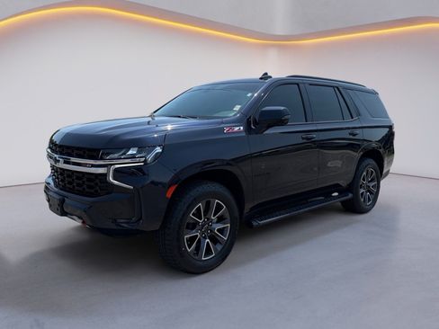 Used 2022 Chevrolet Tahoe Z71 w/ Luxury Package AWD/4WD image 7