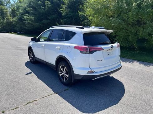 Used 2018 Toyota RAV4 XLE w/ Plus Extra Value Package AWD/4WD image 5