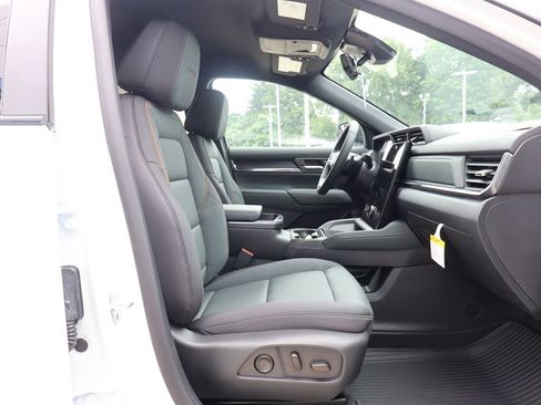 New 2027 GMC Terrain AT4 w/ Convenience Package III AWD/4WD image 34