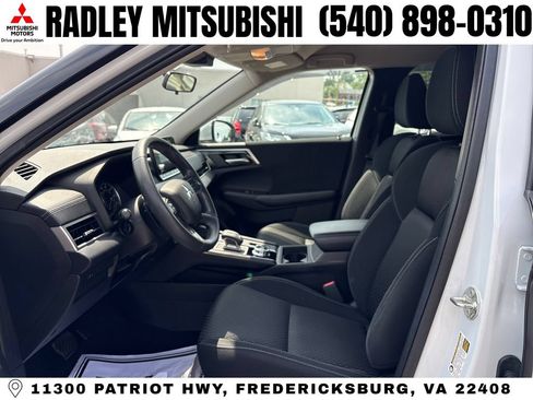 Used 2022 Mitsubishi Outlander ES AWD/4WD image 3