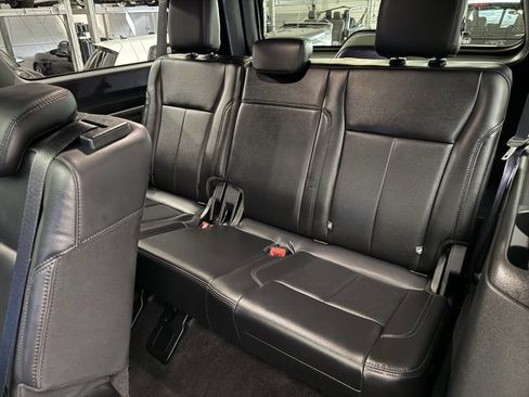Used 2019 Ford Expedition Max XLT w/ Equipment Group 202A AWD/4WD image 22
