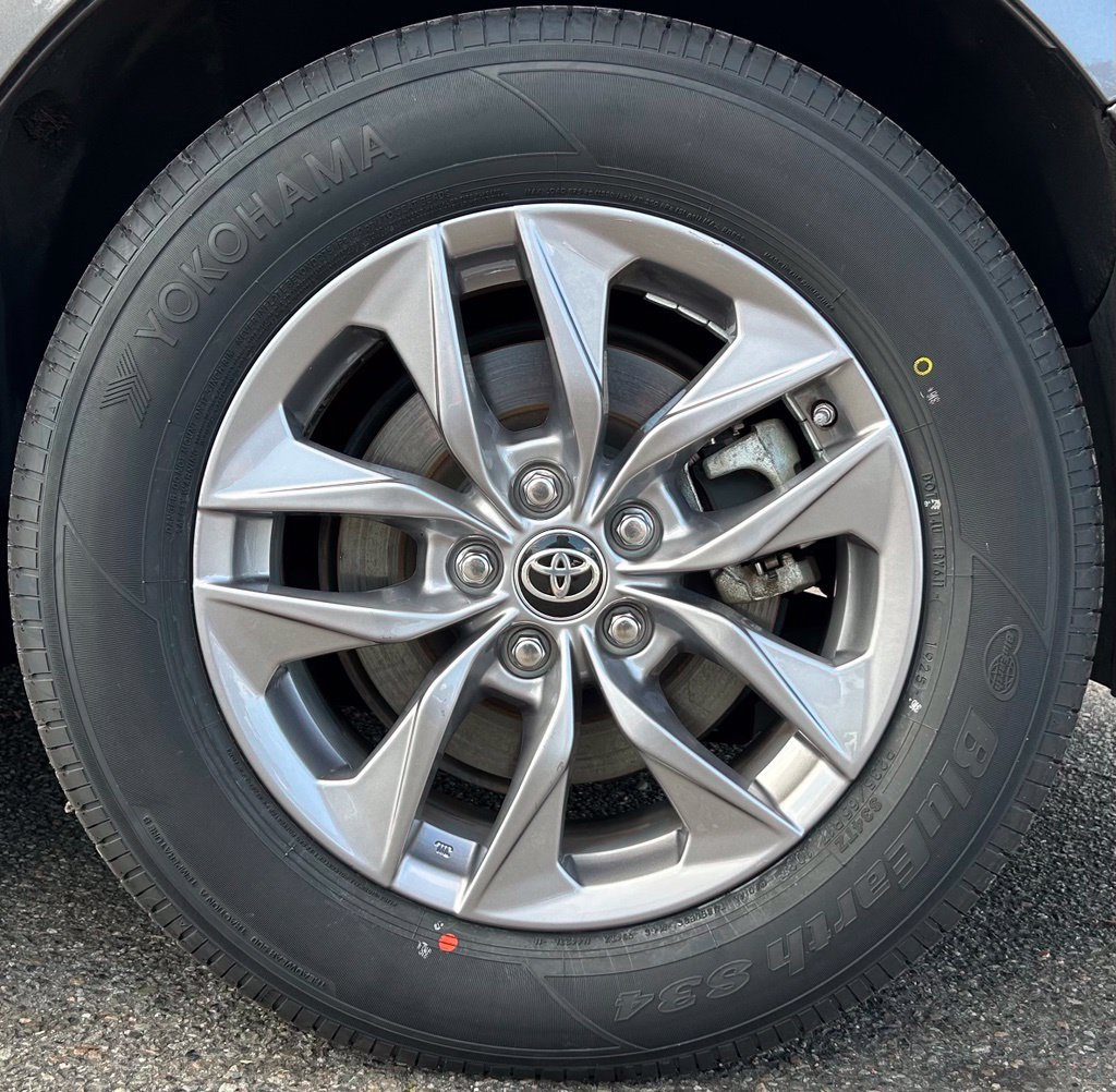 Certified 2024 Toyota Sienna LE AWD/4WD image 29