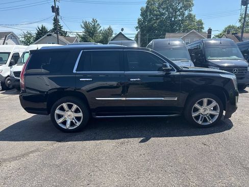 Used 2015 Cadillac Escalade Luxury AWD/4WD image 9