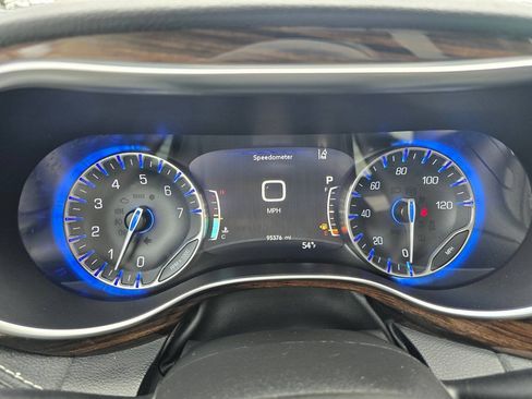 Used 2022 Chrysler Pacifica Limited FWD image 24