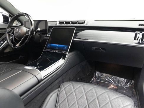 Used 2021 Mercedes-Benz S 580 4MATIC Sedan image 2
