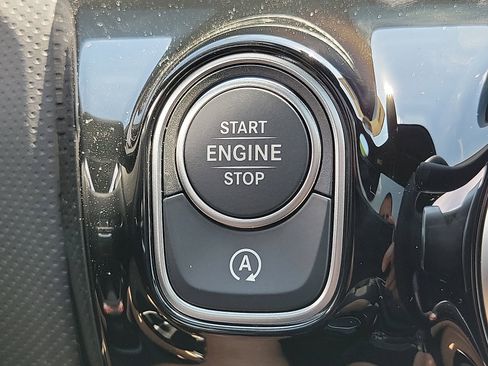 New 2025 Mercedes-Benz CLA 250 4MATIC image 17