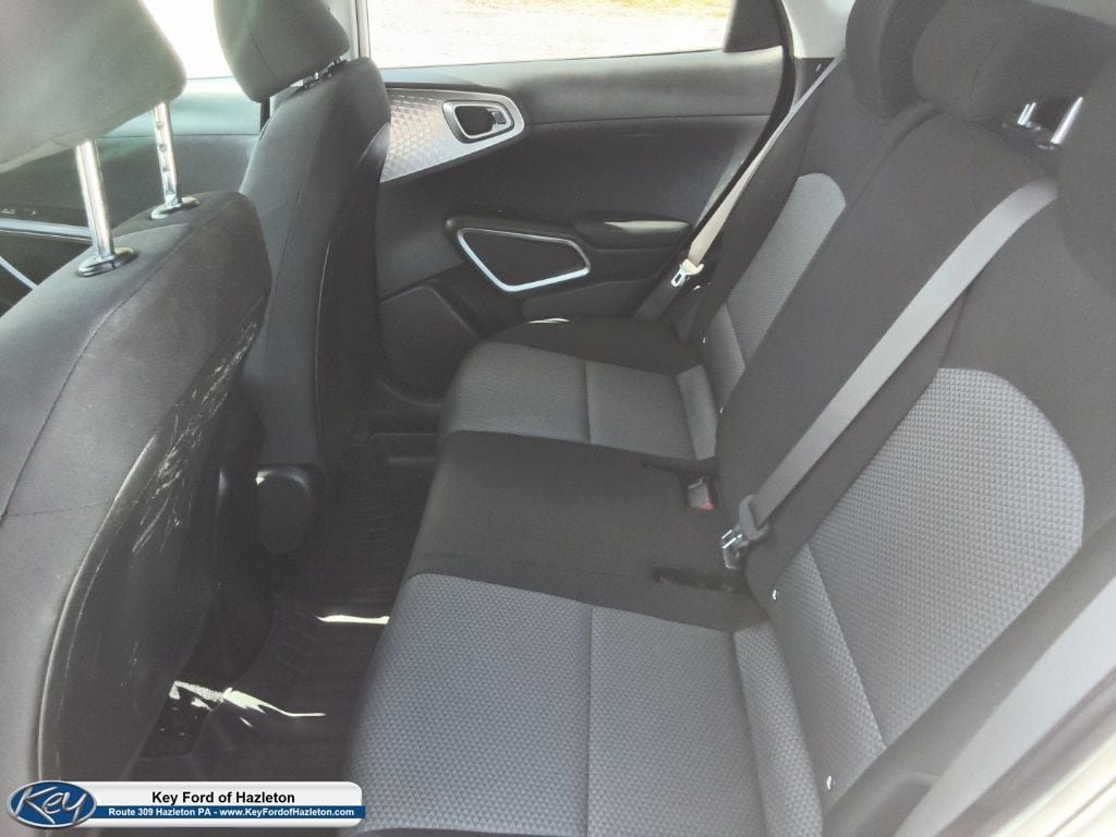 Used 2025 Kia Soul LX FWD image 17