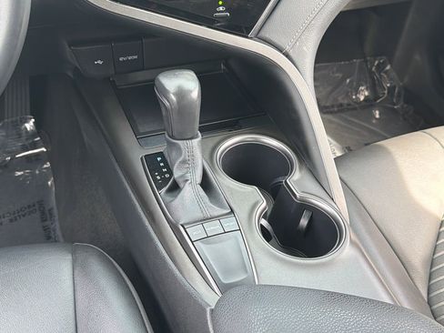 Used 2024 Toyota Camry SE w/ Convenience Package FWD image 20