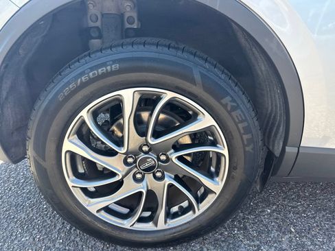 Certified 2022 Lincoln Corsair FWD image 9