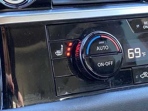 Used 2022 Nissan Pathfinder SL w/ SL Premium Package image 8