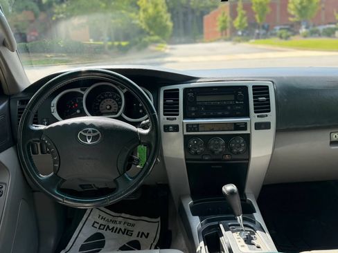 Used 2005 Toyota 4Runner SR5 RWD image 21