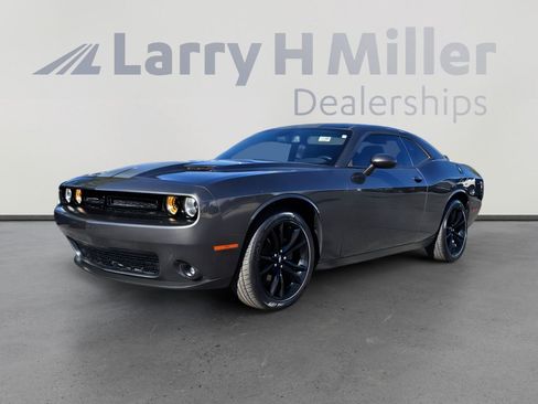 Used 2018 Dodge Challenger SXT w/ Blacktop Package image 1
