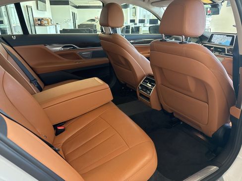 Used 2017 BMW 740i RWD image 23