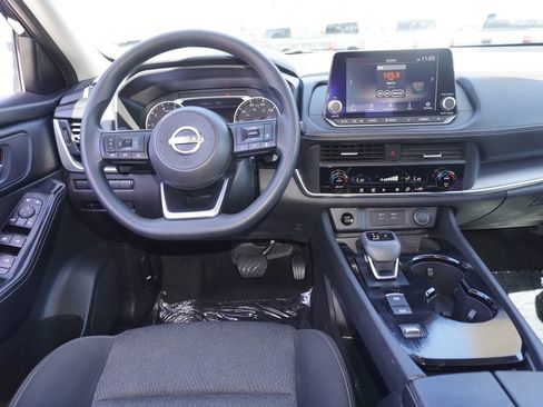 Used 2024 Nissan Rogue SV FWD image 12