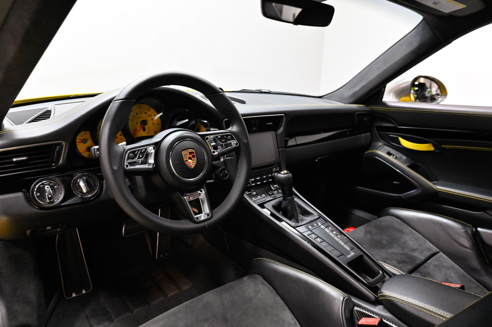 Used 2018 Porsche 911 Carrera T RWD image 8