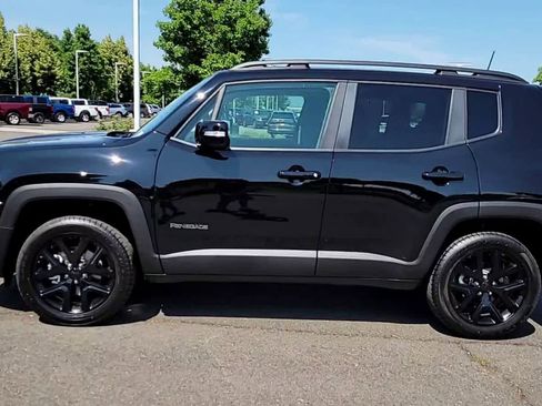 Used 2023 Jeep Renegade Altitude w/ Convenience Group I image 5