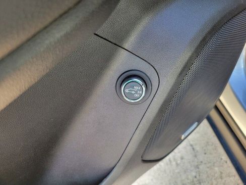 Used 2023 GMC Acadia Denali w/ Denali Ultimate Package image 13