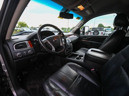 Used 2013 GMC Sierra 2500 SLT w/ SLT Convenience Package AWD/4WD image 16