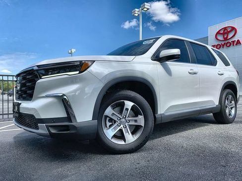 Used 2025 Honda Pilot EX-L image 4