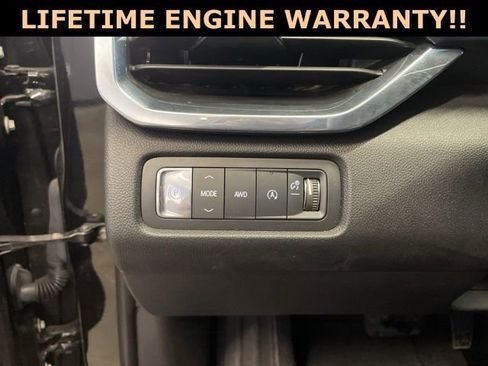 Used 2025 GMC Acadia Elevation image 18