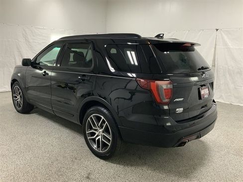 Used 2017 Ford Explorer Sport AWD/4WD image 5