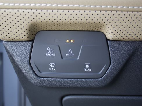 New 2026 Volkswagen Atlas Cross Sport SE AWD/4WD image 14