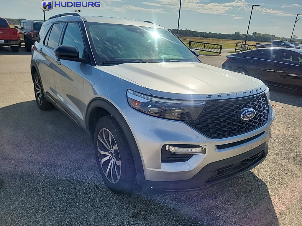 Used 2023 Ford Explorer ST RWD image 1