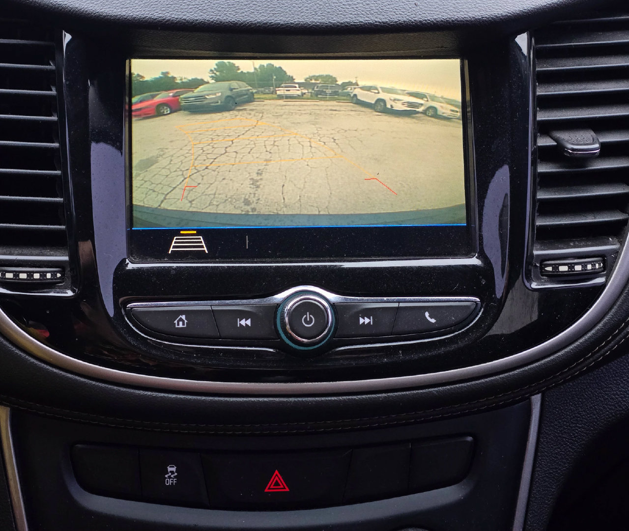 Used 2019 Chevrolet Trax LT FWD image 17