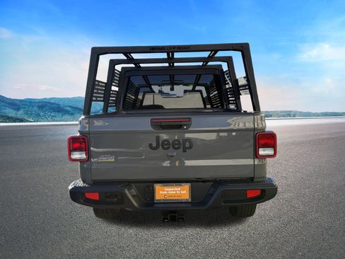 Certified 2022 Jeep Gladiator Sport image 8