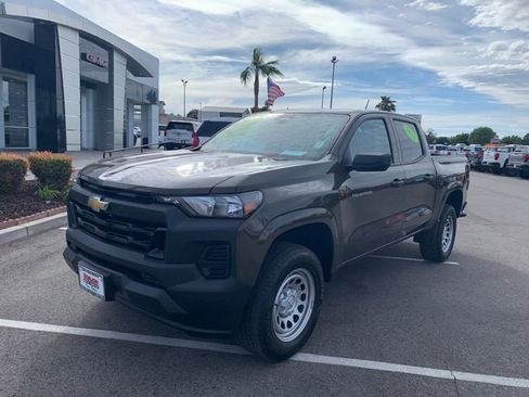 Certified 2024 Chevrolet Colorado W/T RWD image 2