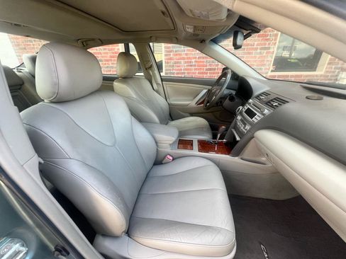 Used 2011 Toyota Camry XLE w/ XLE Extra-Value Pkg #2 FWD image 36