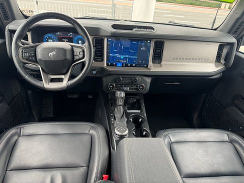 Used 2025 Ford Bronco Outer Banks image 10