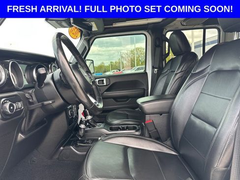 Used 2020 Jeep Wrangler Unlimited Sahara AWD/4WD image 9