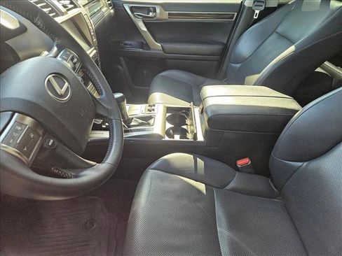 Used 2018 Lexus GX 460 w/ Preferred Accessory Package image 10